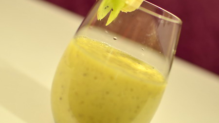Kiwi-Bananen Smoothie 45 Kiwi-Bananen Smoothie 45